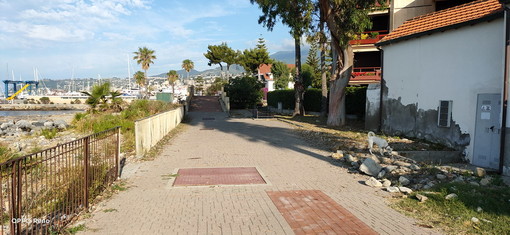 Sanremo: degrado nella zona a mare di San Martino, la segnalazione e le foto di un lettore