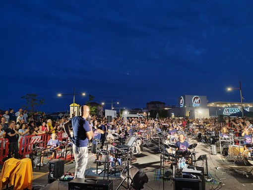Cento batterie per una sola musica, a Vallecrosia torna 'Drum 100' (Video)