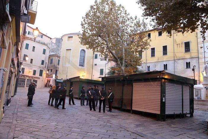 Sanremo: al via i lavori per la demolizione dei chioschi ed il restyling di piazza Eroi Sanremesi Sanremo: al via i lavori per la demolizione dei chioschi ed il restyling di piazza Eroi Sanremesi
