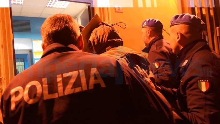 Imperia: oggi in carcere Domenico Ferraro incontra il suo legale che sostiene "Non è un arresto ma un fermo" Imperia: oggi in carcere Domenico Ferraro incontra il suo legale che sostiene "Non è un arresto ma un fermo"
