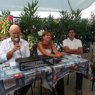 Diano Marina: ieri il quinto appuntamento con gli incontri “Dianoir - gialli sotto l’ombrellone” a cura dello scrittore dianese Ugo Moriano Diano Marina: ieri il quinto appuntamento con gli incontri “Dianoir - gialli sotto l’ombrellone” a cura dello scrittore dianese Ugo Moriano