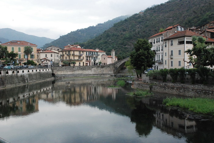 Dolceacqua: sabato sarà tempo di carnevale, l'invito è di travestirsi da garibaldini Dolceacqua: sabato sarà tempo di carnevale, l'invito è di travestirsi da garibaldini