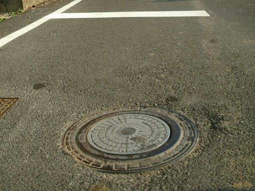 Diano Marina: piloni dissuasori bloccati in via Milano, ritardato soccorso ad una 60enne Diano Marina: piloni dissuasori bloccati in via Milano, ritardato soccorso ad una 60enne