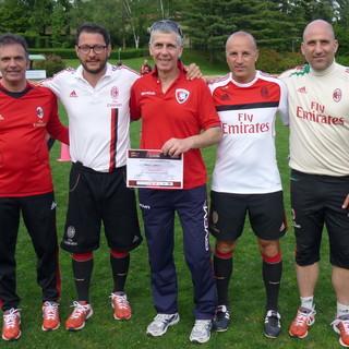 Il Direttore Tecnico della DianeseLionello Fagioli premiato a Milanello: il tecnico nel lotto dei migliori allenatori. Il Direttore Tecnico della DianeseLionello Fagioli premiato a Milanello: il tecnico nel lotto dei migliori allenatori.