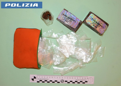 Ventimiglia, blitz della Polizia: arrestato un uomo trovato con oltre 200 grammi di hashish in casa