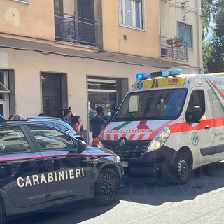 Arma di Taggia: donna cade nella tromba delle scale dal secondo piano, è grave (Foto) Arma di Taggia: donna cade nella tromba delle scale dal secondo piano, è grave (Foto)