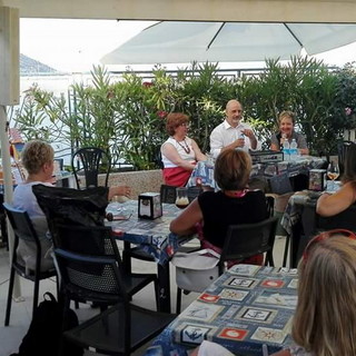 Diano Marina: ieri il terzo appuntamento con gli incontri 'Dianoir, gialli sotto l’ombrellone' a cura dello scrittore dianese Ugo Moriano