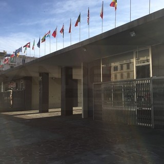 Sanremo: costante degrado sul solettone di piazza Colombo, il Comune pronto alla demolizione