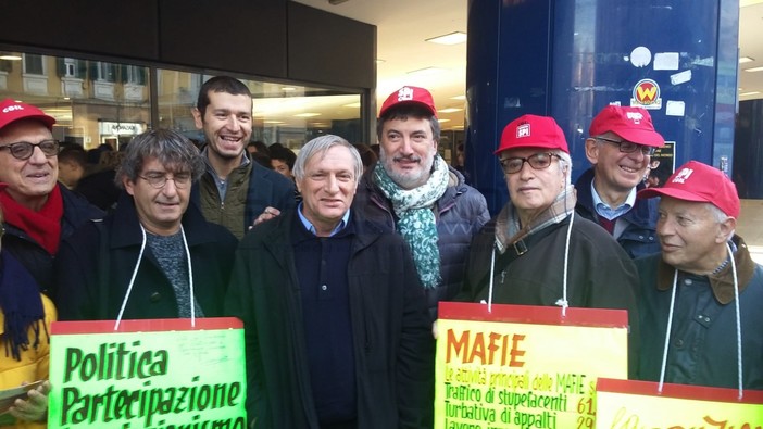 L'incontro all'esterno del Palafiori