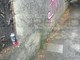 Bordighera: lettera di protesta alla Polizia Municipale per il degrado di via del Confine, le foto della lettrice