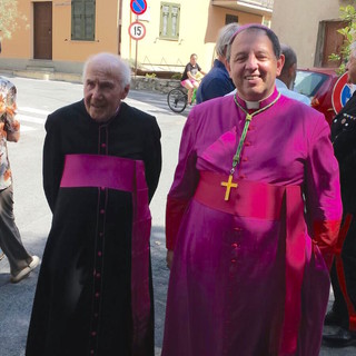 Da sinistra, Don Luigi Rubino ed il Vescovo Antonio Suetta Da sinistra, Don Luigi Rubino ed il Vescovo Antonio Suetta