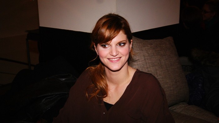 Lo staff del Cafèpermare accoglie i ragazzi della Sony: Chiara, Cristicchi, Mengoni e Silvestri