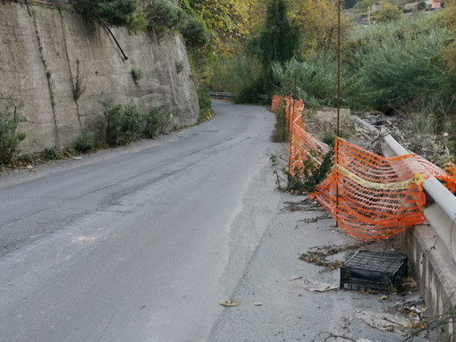 Sanremo: degrado e pericolo frane in via Armea, FdI al Sindaco "In 19 mesi non è stato fatto nulla" (Foto)