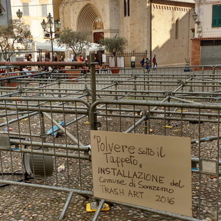 Sanremo: degrado nella zona di piazza San Siro, le foto e le lamentele di alcuni commercianti Sanremo: degrado nella zona di piazza San Siro, le foto e le lamentele di alcuni commercianti