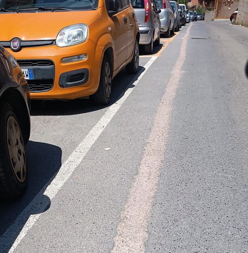 Ventimiglia: visita del PD alla frazione di Roverino "Sporcizia, degrado e poca sicurezza per i residenti" (Foto) Ventimiglia: visita del PD alla frazione di Roverino "Sporcizia, degrado e poca sicurezza per i residenti" (Foto)