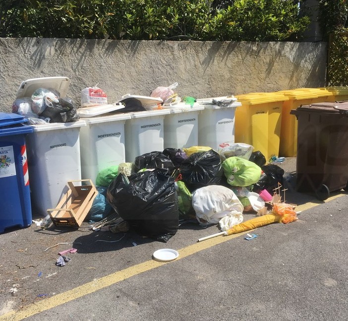 Sanremo: problemi sempre più gravi per il conferimento selvaggio dell'immondizia nell'entroterra (Foto)