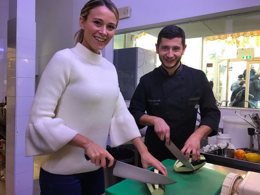 #Festival2017: da Sky a Sanremo, Diletta Leotta oggi ha cucinato al 'Glam' insieme allo chef Riccitelli