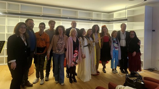 Vallecrosia celebra l'8 marzo con "Da donna a donna. Pensieri e parole di e per donne stra-ordinarie" (Foto) Vallecrosia celebra l'8 marzo con "Da donna a donna. Pensieri e parole di e per donne stra-ordinarie" (Foto)