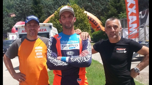Da destra Giulio Borghi Team Manager di Dall'Ava, Davide Dall'Ava al centro e alla sua destra il suo meccanico Luca Ravera