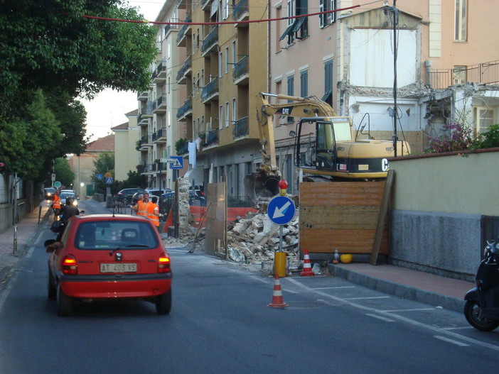 Imperia: mezzi ad alta velocità in via Agnesi, nuovamente chiesti i dossi sulla strada