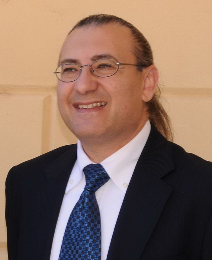 Imperia: parte la "Rivolta della cultura". La proposta di Fiorenzo Runco a Senardi e Benedusi: "Tavola rotonda a Imperia il 25 aprile"