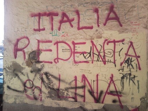 Degrado al porto di Oneglia: mail e foto di un nostro lettore indignato