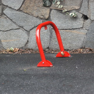 Sanremo: dissuasori in via De Amicis, un lettore "Si tratta di un incredibile abuso!"