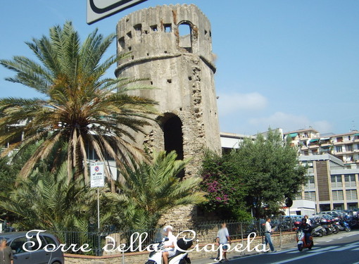 Sanremo: lettore denuncia situazione di degrado attorno alla Torre Saracena di piazza Eroi Sanremo: lettore denuncia situazione di degrado attorno alla Torre Saracena di piazza Eroi