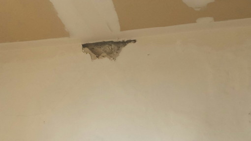 Sanremo: crepe nei muri all’istituto Turistico, studenti trasferiti in aule di fortuna e lavori attesi entro Natale (Foto)