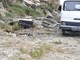 Sanremo: discarica abusiva a picco sul mare a Capo Nero, qualcuno non perde le brutte abitudini (Foto)