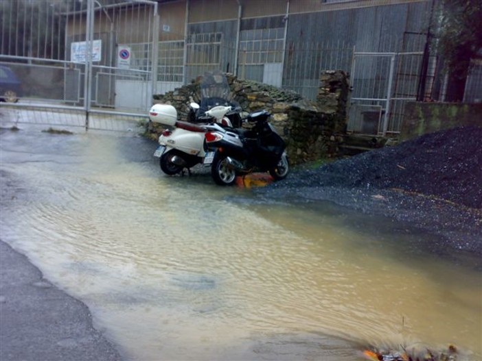 400 euro per le macchine, 150 per le moto e 100 per gli scooter: ecco il contributo regionale per i veicoli alluvionati. Notifica arrivata ai Comuni della Provincia