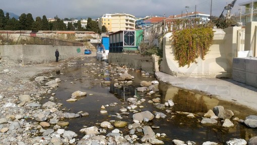 Sanremo: a 10 giorni dalla mareggiata accesso ancora 'off limits' per lo stabilimento 'Lido Foce'