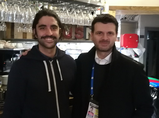#Festival2017: il direttore di Rai Uno Andrea Fabiano a pranzo da 'Manik - L'officina del Burger' #Festival2017: il direttore di Rai Uno Andrea Fabiano a pranzo da 'Manik - L'officina del Burger'