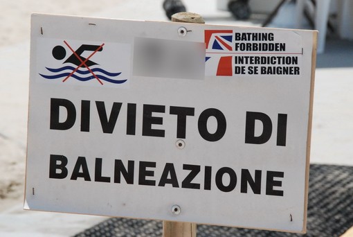 Sanremo: doppio divieto di balneazione in città, non si può fare il bagno in centro e alla Foce