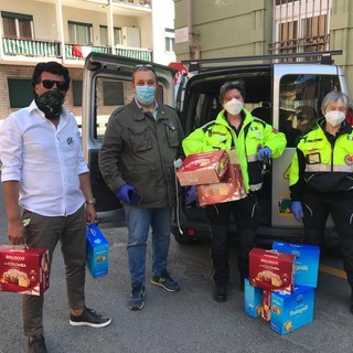 Gli auguri di buona Pasqua da Fdi: Iacobucci e Panetta consegnano le colombe a Protezione Civile, forze dell'ordine e sanitari