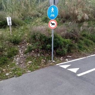 Camporosso: divieto di transito ai cavalli nella zona ciclopedonale della pista a Camporosso Camporosso: divieto di transito ai cavalli nella zona ciclopedonale della pista a Camporosso