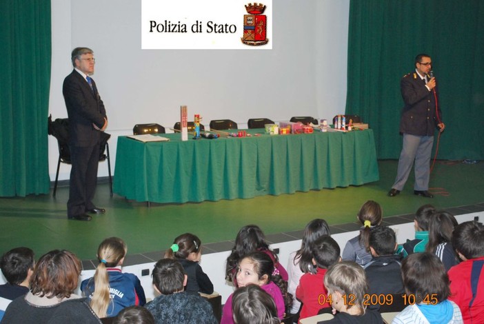Ventimiglia:polizia a scuola per il corretto uso dei petardi