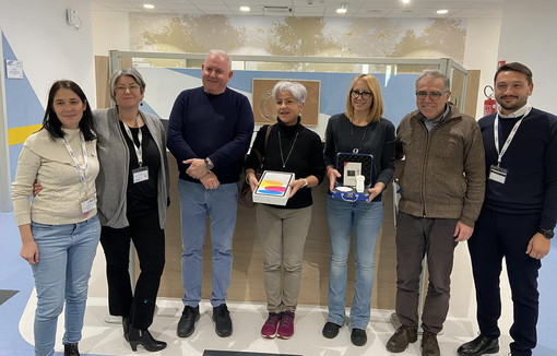 Dall'associazione “Il Cuore di Martina” e da “Sorridi con Pietro” un ecografo portatile wireless e tablet all'Asl 1 Dall'associazione “Il Cuore di Martina” e da “Sorridi con Pietro” un ecografo portatile wireless e tablet all'Asl 1