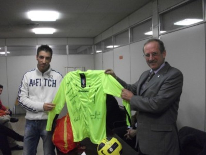 Calcio: promossi 15 giovanissimi imperiesi al corso arbitri svolto nel capoluogo Calcio: promossi 15 giovanissimi imperiesi al corso arbitri svolto nel capoluogo