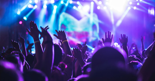 Sanremo: discoteca fino alle 4 sul lungomare Calvino, i residenti della zona scendono sul piede di guerra