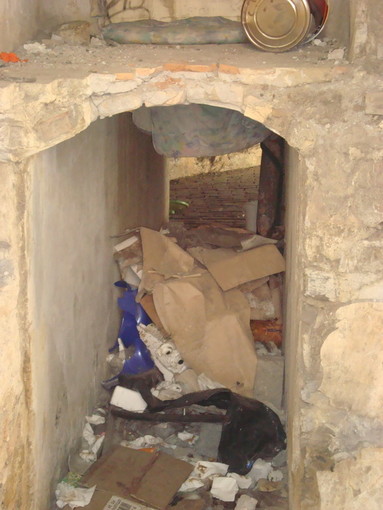 Imperia: degrado ai "Giardini Toscanini" dietro Piazza Dante Imperia: degrado ai "Giardini Toscanini" dietro Piazza Dante