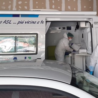 Vallecrosia, tamponi drive through nelle scuole. Asl1: “Oggi nessuna criticità, tamponi svolti regolarmente”