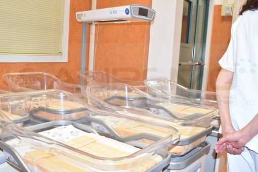 Imperia e l’inverno demografico: nel 2025 nascite ai minimi dal post-pandemia, ma Sanremo registra un aumento dei nati