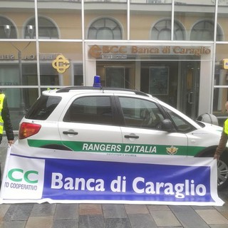 L'inaugurazione della nuova auto dei Rangers d'Italia L'inaugurazione della nuova auto dei Rangers d'Italia
