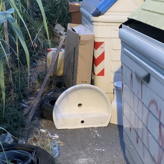 Diano Marina: nuove segnalazioni da via Rossini, un lettore lamenta degrado e alta velocità (Foto) Diano Marina: nuove segnalazioni da via Rossini, un lettore lamenta degrado e alta velocità (Foto)