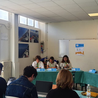 Il liceo Cassini di Sanremo ottiene il 3 posto alla 7a edizione dei Campionati italiani di Debate Il liceo Cassini di Sanremo ottiene il 3 posto alla 7a edizione dei Campionati italiani di Debate