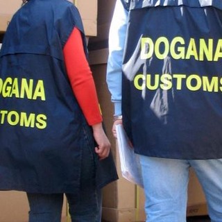 L'ufficio Dogane di Imperia sequestra un carico di 337 giacche confezionate in Marocco
