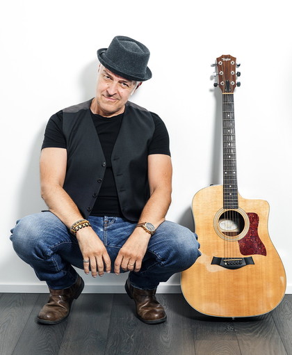 Sanremo: giovedì prossimo al Teatro Ariston Davide Van De Sfroos chiude la stagione estiva