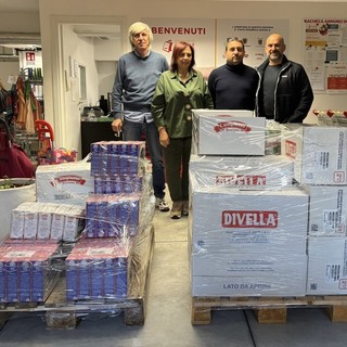 Confesercenti Sanremo rinnova il suo impegno solidale: donazione di generi alimentari in memoria di Dario Bruno