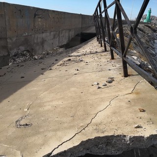 Imperia: la conta dei danni dopo la mareggiata. Barche alla deriva, distrutti stabilimenti balneari, danni al porto (foto e video)